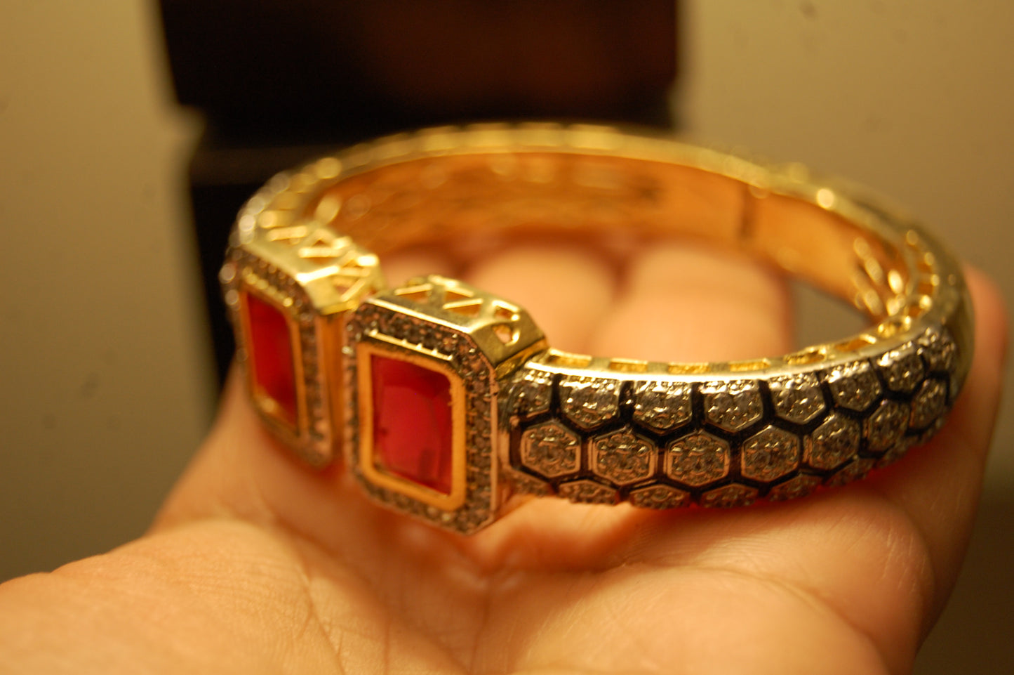 TIGER PRINT BANGLE WITH ZIRCON & RED STONES