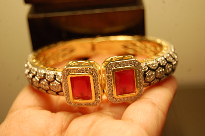 TIGER PRINT BANGLE WITH ZIRCON & RED STONES