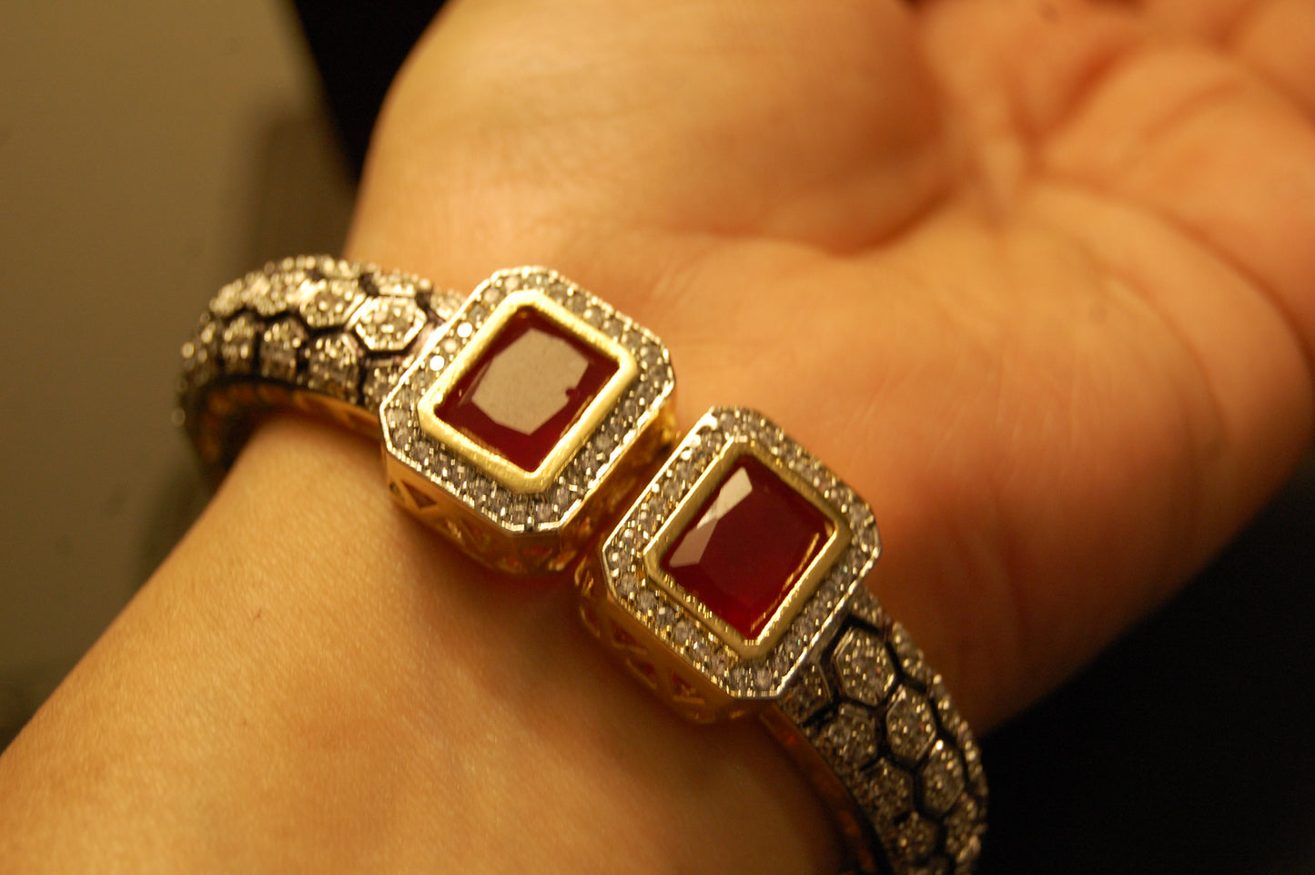 TIGER PRINT BANGLE WITH ZIRCON & RED STONES