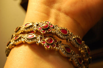 PAIR OF SOUTH INDIAN BANGLES... size 2.8 (dhai)