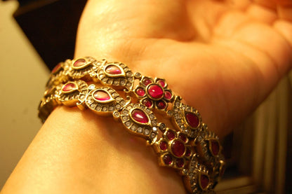 PAIR OF SOUTH INDIAN BANGLES... size 2.8 (dhai)