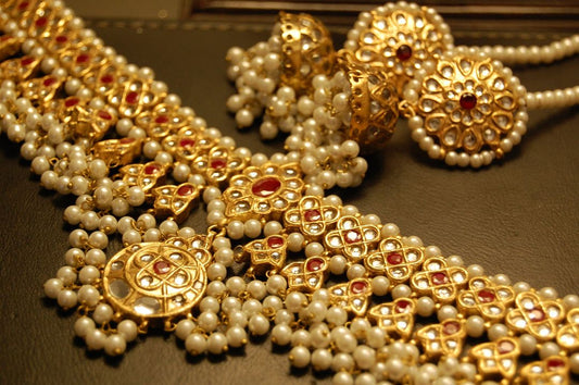 KUNDAN & RED STONE CHOKER SET WITH PEARLS