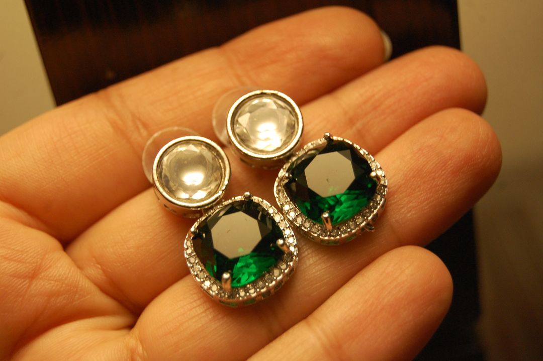 AMERICAN DIAMOND EARRINGS IN EMERALD GREEN