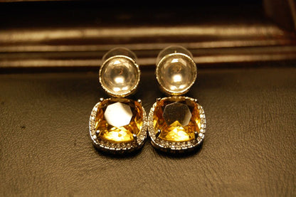 AMERICAN DIAMOND EARRINGS IN YELLOW