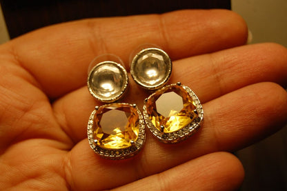 AMERICAN DIAMOND EARRINGS IN YELLOW