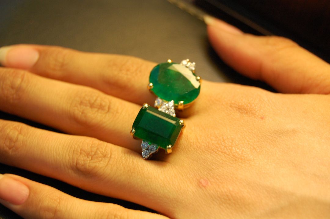 GREEN JADE RING IN SILVER WITH GOLD PLATING