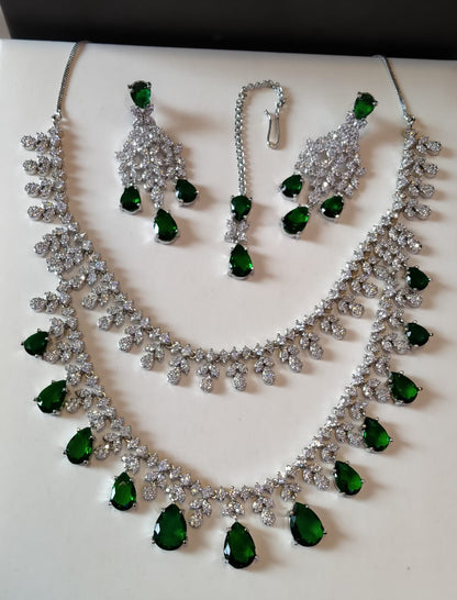 ELEGANT EMERALD GREEN & ZIRCON SET