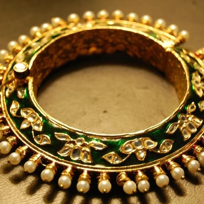 SINGLE, 3D MEENA & KUNDAN KARA , ONE SIDE GREEN OTHER RED MEENA