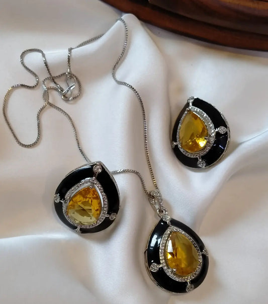 YELLOW & BLACK MEENA PENDENT SET