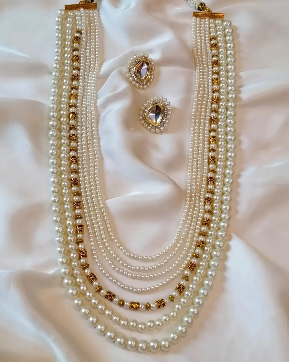 WHITE PEARL MALA WITH KUNDAN TOPS