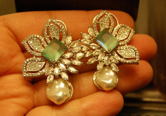 ZIRCON EARRINGS IN JADE GREEN