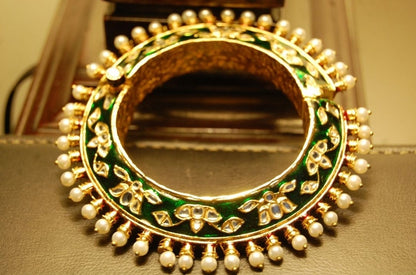 SINGLE, 3D MEENA & KUNDAN KARA , ONE SIDE GREEN OTHER RED MEENA