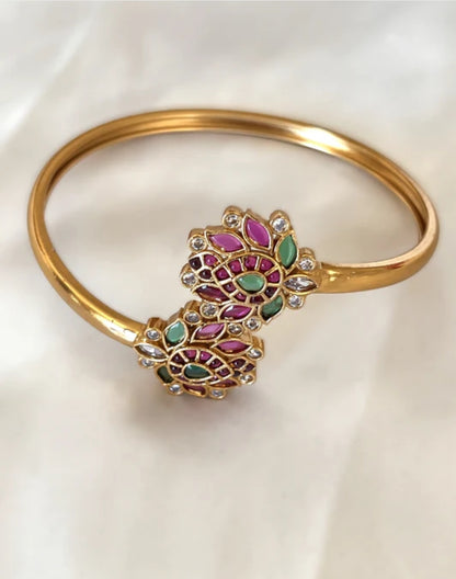 ELEGANT LOTUS SOUTH INDIAN BANGLE