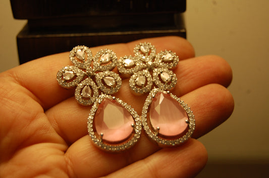 ZIRCON EARRINGS IN PINK