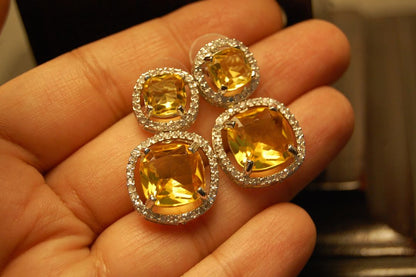 AMERICAN DIAMOND EARRINGS IN YELLOW