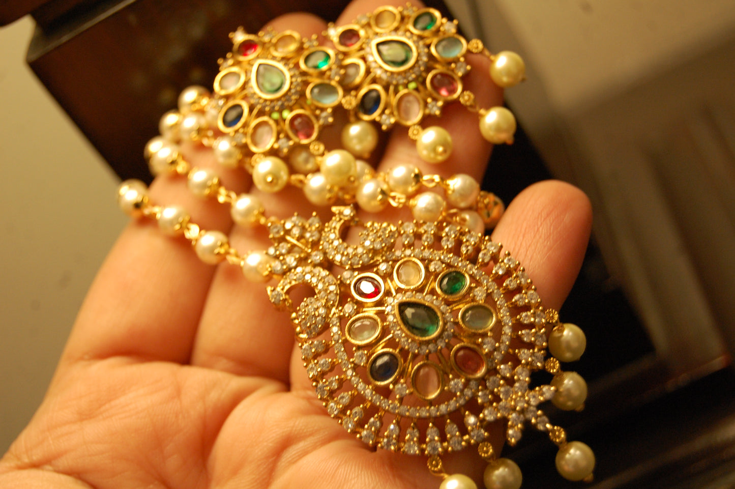 INDIAN MULTI JEWELLED PENDENT IN PEARL STRING