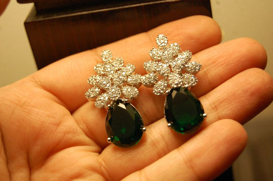 AMERICAN DIAMOND EARRINGS IN EMERALD GREEN