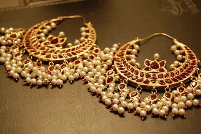 LARGE BALAS IN RED & PEARLS