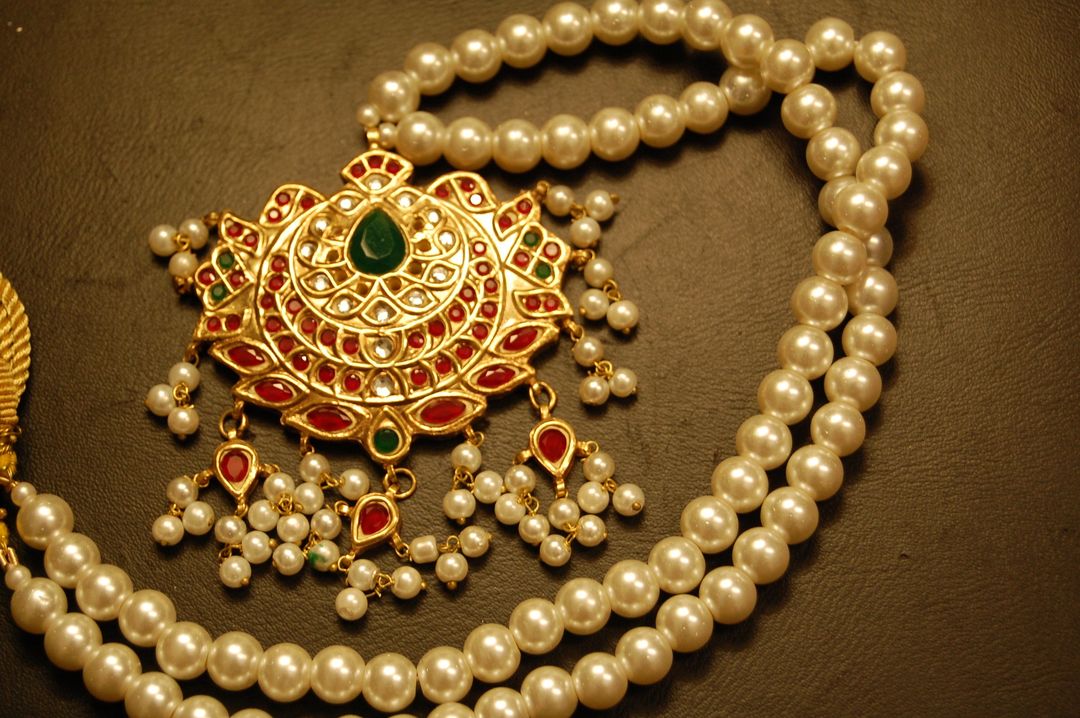 GREEN & RED KUNDAN MALA