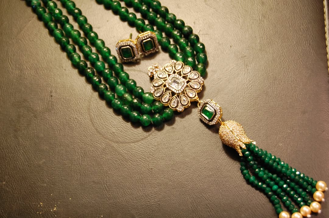 EMERALD GREEN LONG MALA WITH TUSSEL