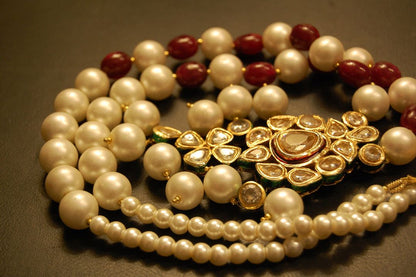 POLKI KUNDAN PANDENT IN RED & PEARLS STRING