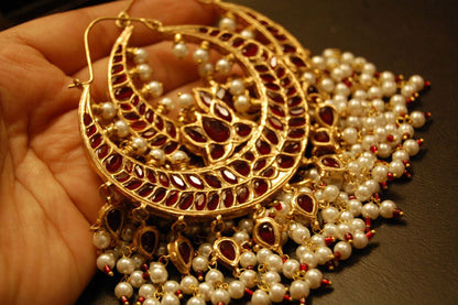 LARGE BALAS IN RED & PEARLS