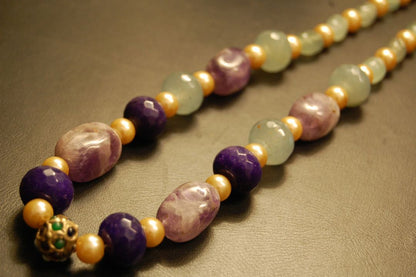 AMETHYST & JADE COLORED STONES NECKLACE