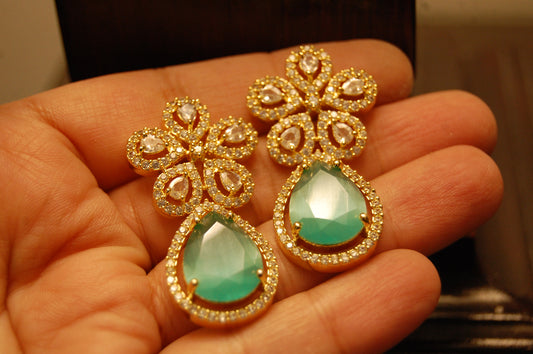 ZIRCON EARRINGS IN JADE GREEN