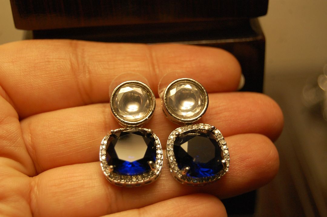 AMERICAN DIAMOND EARRINGS IN SAPPHIRE BLUE