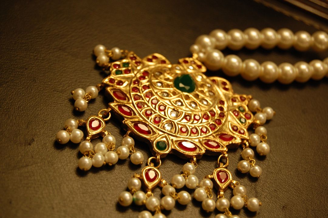 GREEN & RED KUNDAN MALA